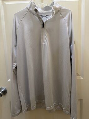 Under Armour Men's Light Gray and white striped Long Sleeve Quarter-Zip Pullover
